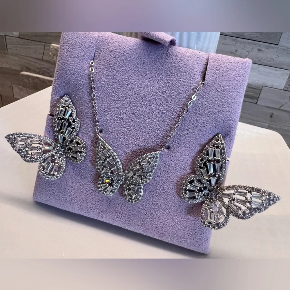 💎 NEW 14K Gold plated Diamond Butterfly 🦋 Earrings & Necklace Set